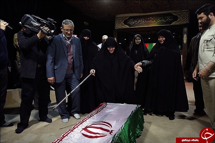 دیدار مادر با پسر شهیدش پس از 32 سال دوری