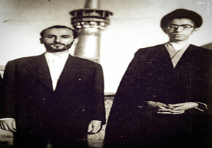 نخستین کنش سیاسی رهبر معظم انقلاب چه بود؟