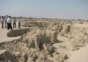 شناسایی کانون های فرسایش خاک در بندرلنگه