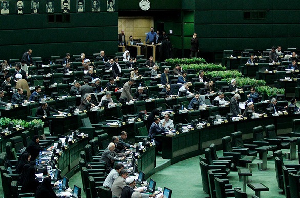 نمایندگان، دولت را مکلف به جذب نیروهای انسانی مقیم آمریکا در سال 96 با مبلغ 200 میلیارد تومان کردند نمایندگان، دولت را مکلف به جذب نیروهای انسانی مقیم آمریکا در سال 96 با مبلغ 200 میلیارد تومان کردند