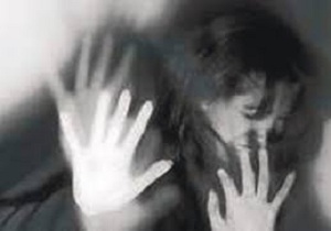 تجاوز به دختر جوان با کمک مادر!
