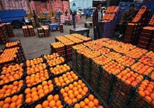توزیع میوه شب عید و اقلام اساسی در آستانه عید در اردبیل
