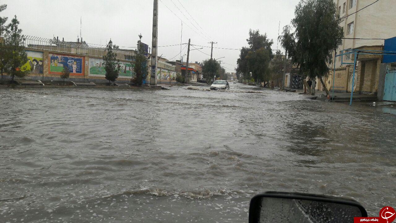 آب گرفتگی شدید معابره میدان پاسداران زاهدان + تصاویر