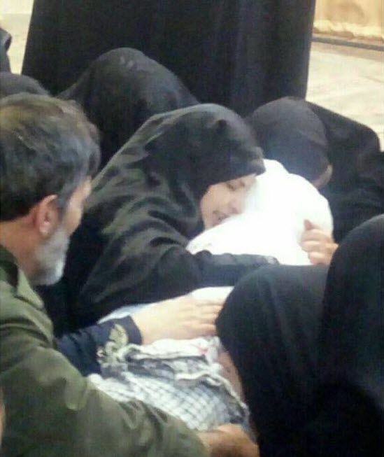 دیدار مادری پس از 30 سال با فرزندش+ عکس
