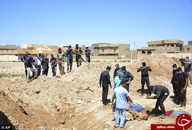 کشف گورستان جمعی کودکان و زنان کشته شده به دست داعش + تصاویر