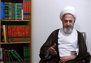مسئولان مانع منکرات علنی در تهران شوند