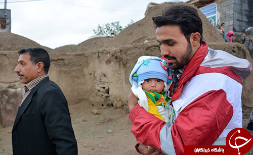 نجات 500 روستایی سرخس از نوزاد 8 ماهه تا زن 58 ساله در محاصره سیل+ تصویر