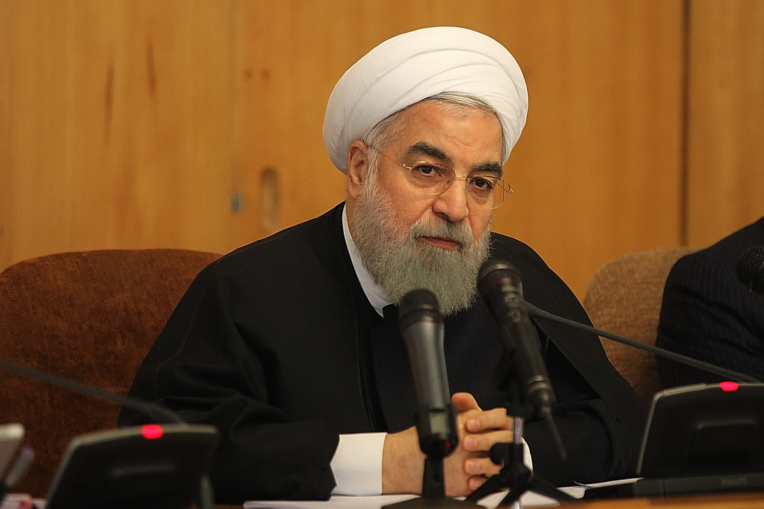 حق نداریم در زندگی خصوصی و عمومی مردم دخالت کنیم حق نداریم در زندگی خصوصی و عمومی مردم دخالت کنیم