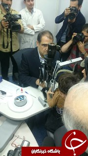 ویزیت رایگان بیماران چشم&zwnj;پزشکی توسط وزیر بهداشت در استان قم