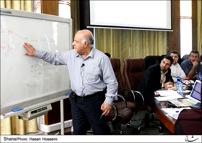 وزیر نفت پای تخته سیاه +تصاویر