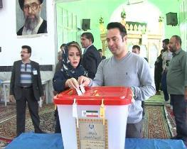 حضور حماسی مردم ابرکوه  در پای صندوق های  رای