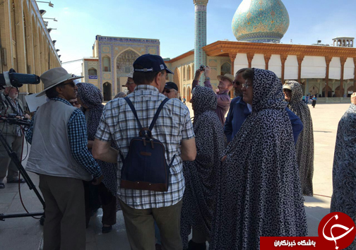 حضور گردشگران خارجی در شعبه اخذ رأی سومین حرم اهل بیت (ع) + تصاویر