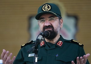 حضرت آقا فرمودند: باکری و خرازی کمتر از امامزاده‌ها نیستند