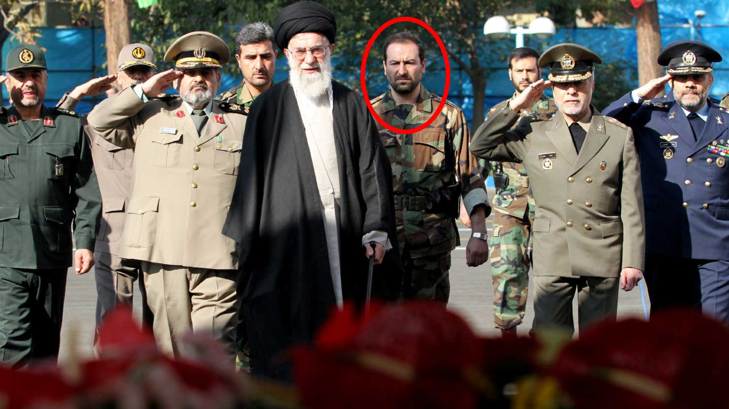 تصاویر جدید از شهید حسن اکبری از محافظان نزدیک رهبر انقلاب