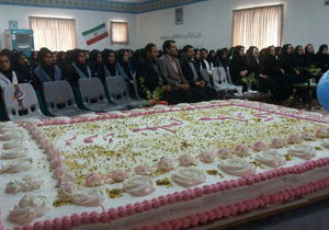 پخت بزرگترین کیک در کاشان