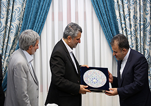 خدمت به مشهد افتخار سازمان دی 8 است