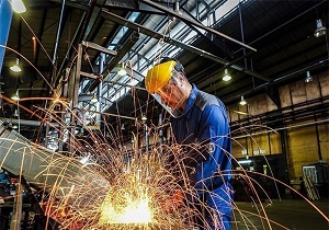 روزی برای کارگران در اوج بیکاری/ حقوق کارگران پشت شعارهایی تزئینی گم شده است