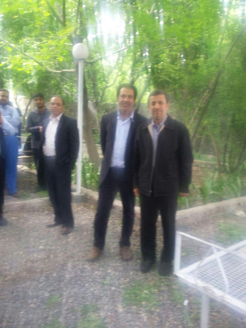 رییس جمهور پیشین قبل از روحانی خود را به کرمان رساند + حواشی و تصاویر