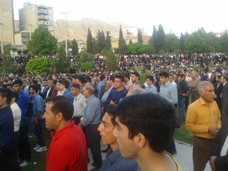 برگزاری جشن پیروزی انتخابات یک نماینده