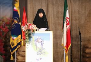 دلنوشته دختر شهید گیلانی مدافع حرم:
بابا حسین، نگاه کن، زهرای تو چادر سرش گذاشته است