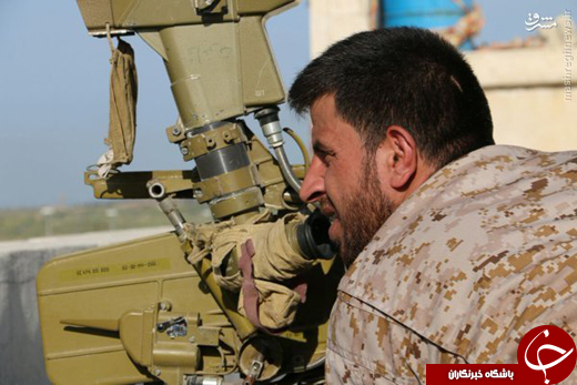 سلفی تروریست خندان با ویرانه حلب+تصاویر