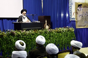 نقاط قوت متون قدیم حوزه را حفظ خواهیم کرد