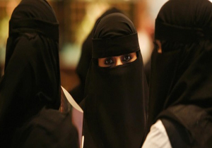 کمک‌گرفتن از زنان برای تقویت روحیۀ نظامیان سعودی!