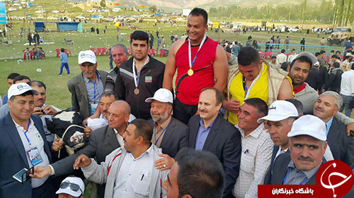 برگزاری مسابقات کشتی با چوخه در قوچان+ تصویر