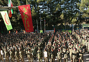 برخی درپی ترویج نگاه غیرانقلابی با گفتمان لوکس هستند