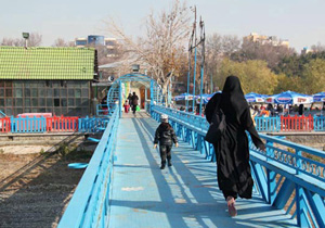 جزیره بازی میزبان برنامه خانوادگی سنگ، کاغذ، قیچی