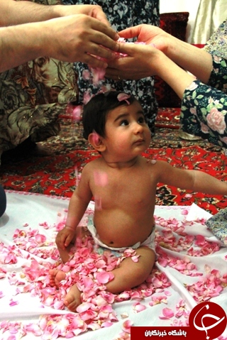 مراسم گل&zwnj;غلتان نوزادان در دامغان+عکس