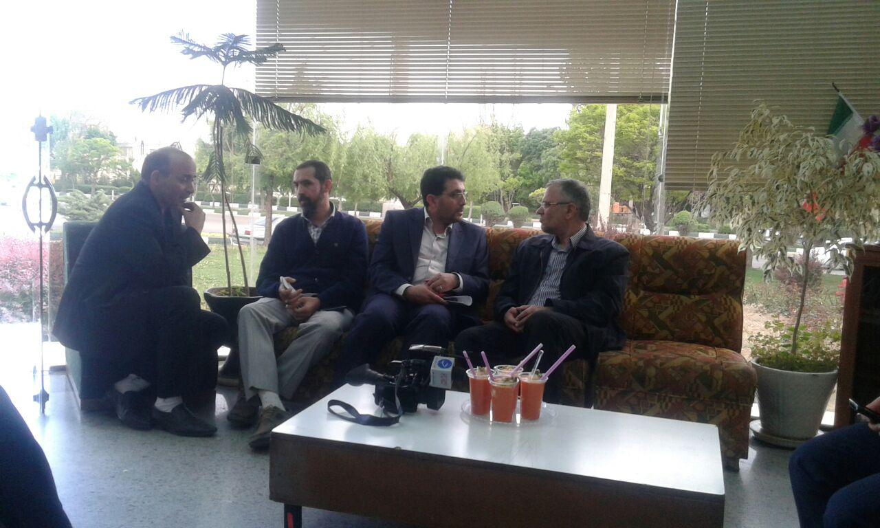 حضور  رییس باشگاه خبرنگاران جوان ومدیر امور استانها در باشگاه خبرنگاران زنجان