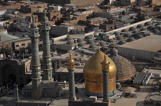 قم نگین آسمانها و زمین