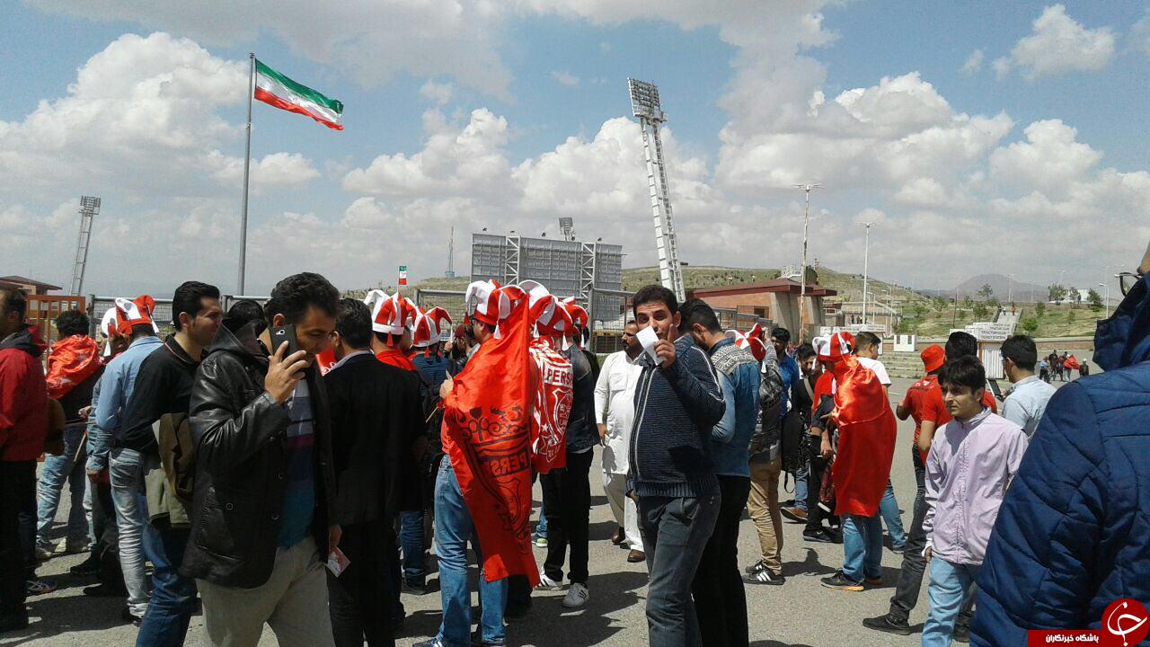 از بلیط بازی تا هیجان پرسپولیسی&zwnj;ها در تبریز + تصاویر