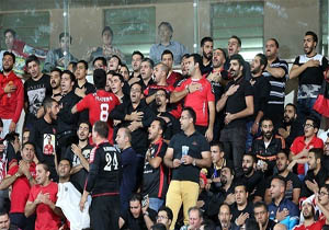 درگیری شدید پرسپولیسی‌ها با هواداران میزبان