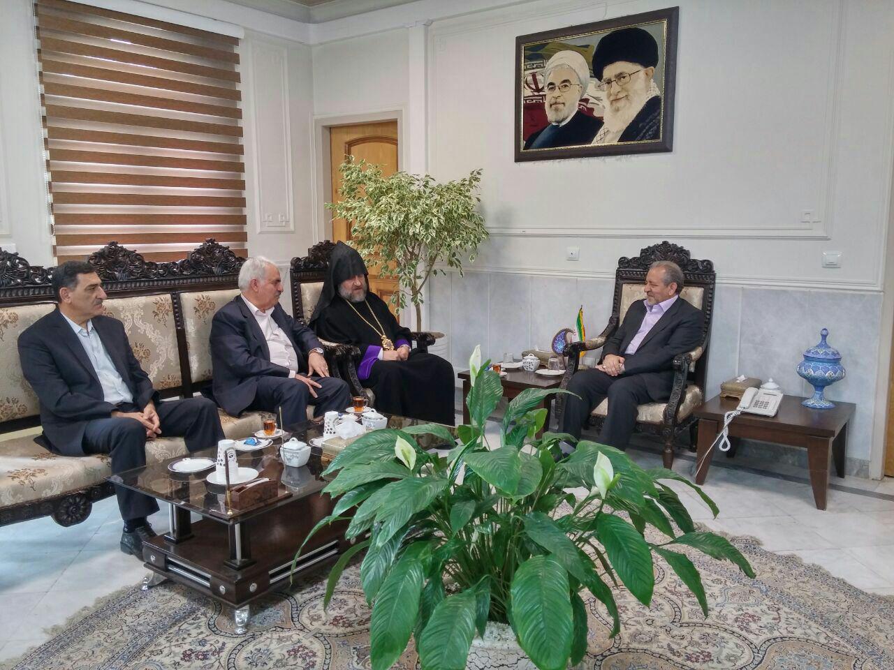 خداحافظی اسقف اعظم ارامنه اصفهان و جنوب ایران