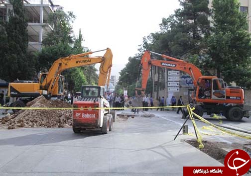 نجات کارگر مدفون شده از زیر آوار + تصاویر