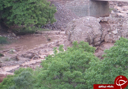 مسدود شدن راه ارتباطی چهار روستای الموت غربی + تصاویر مسدود شدن راه ارتباطی چهار روستای الموت غربی + تصاویر