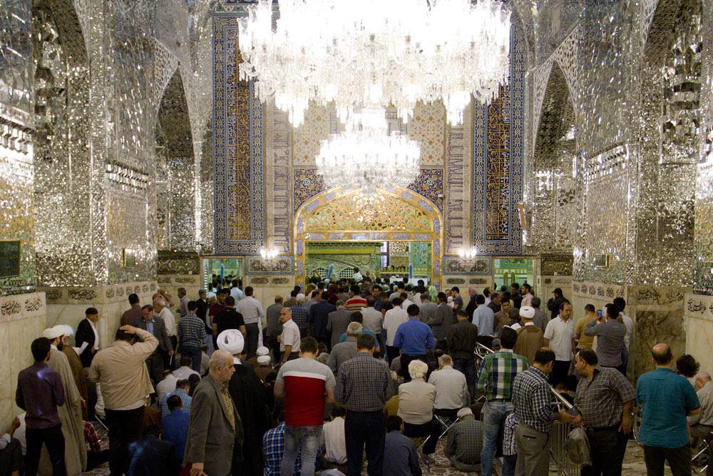 6 زائرسوئدی در حرم مطهر رضوی به دین اسلام مشرف شدند