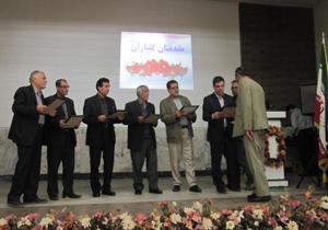 تجلیل از پیشکسوتان، معاونین منتخب و تلاش گر آموزش و پرورش ناحیه یک شهرکرد