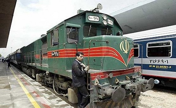 بارش باران در سمنان ترمز قطارها را کشید