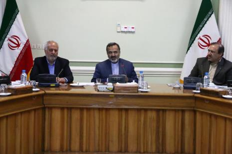 استاندار خراسان رضوي:ضرورت همراهی بانک ها با تولید کنندگان برای تحقق اقتصاد مقاومتی