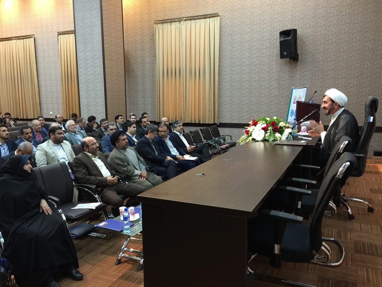 لزوم دوری از شعار زدگی برای مبارزه با قاچاق کالا و ارز