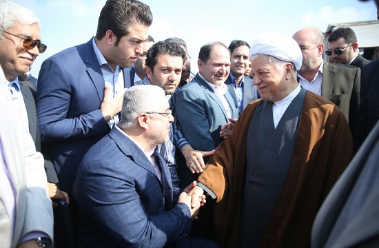 ایران مثل خورشید در منطقه می&zwnj;درخشد/ دنیا بیشتر از ما به برجام نیاز دارد