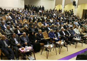 درد معلمان فقر نیست فرق است