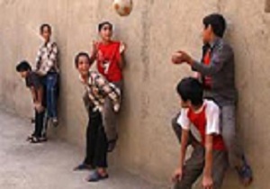 اجرای بازی های محلی توسط دانش آموزان کرمانشاهی
