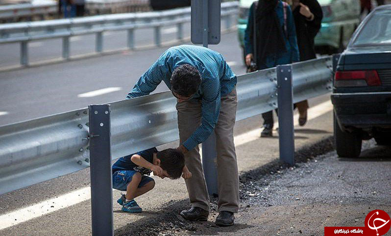 نوشیدنی انگور گازدارباطعم هلو / کارت ویزیت خلاقانه برای عکاس ها/تلاش پدر برای تخلف کردن فرزند/استتار تپانچه در پوشش گوشی هوشمند