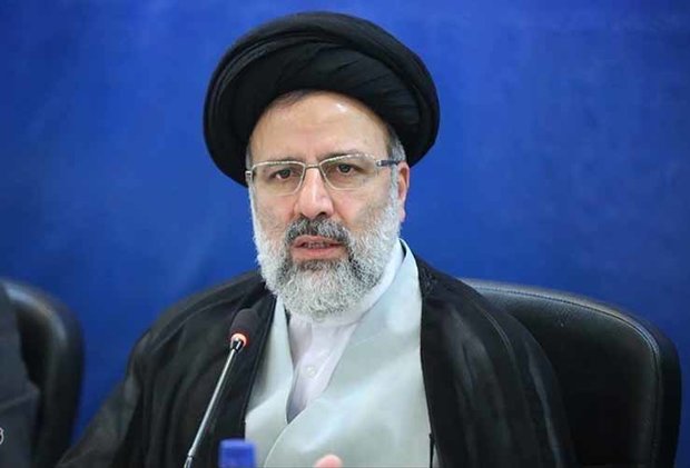 حوزه به عنوان یک مولود پاک باید حامی نظام باشد