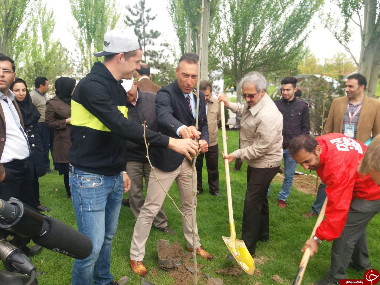 کاشت درخت توسط دوچرخه سواران تور بین المللی آذربایجان