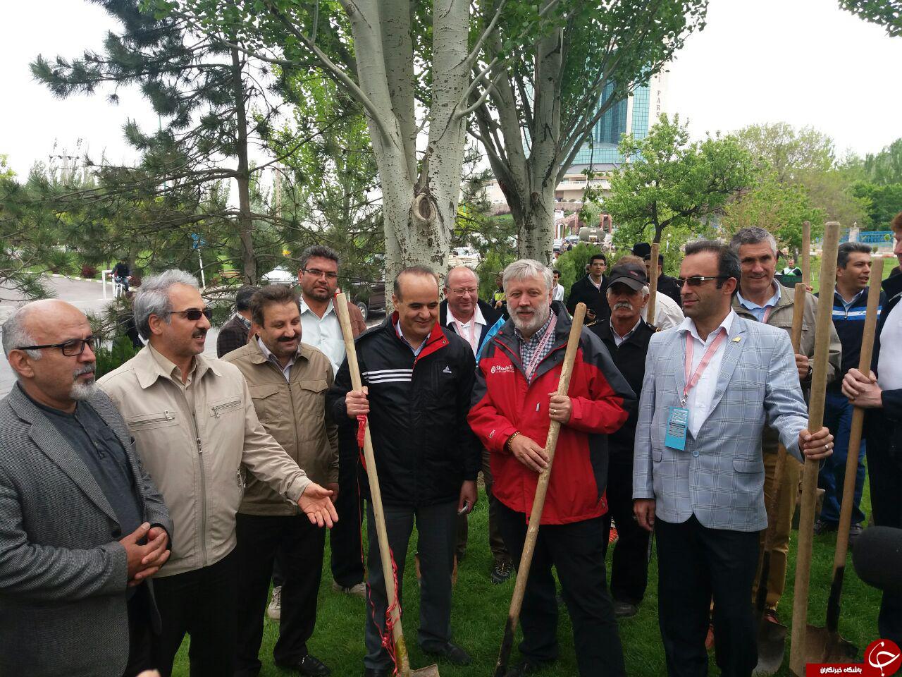 کاشت درخت توسط دوچرخه سواران تور بین المللی آذربایجان
